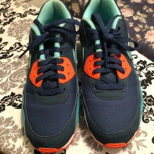 Nike Air max. Slightly worn